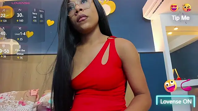 Erikaamore online show from July 14, 2026, 12:22 pm
