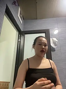 Yumiii 09 online show from May 11, 2026, 1:07 am