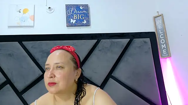 Snapshot of Natasha2603 chatting on June 29, 2026, 10:42 pm Natasha2603 online show from June 29, 2026, 10:42 pm