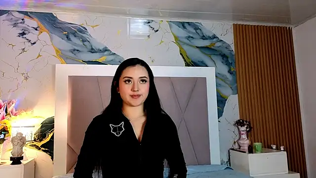MiiaRousse  online show from June 11, 2026, 7:55 pm