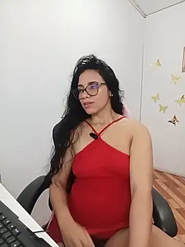alanahot94 online show from May 16, 2026, 1:48 am