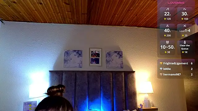 Snapshot of Victoria_Hils chatting on July 14, 2026, 2:05 am Victoria Hils online show from July 14, 2026, 2:05 am