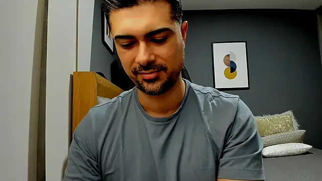 Snapshot of ZEI-001 chatting on July 1, 2026, 5:30 am ZEI-001 online show from July 1, 2026, 5:30 am
