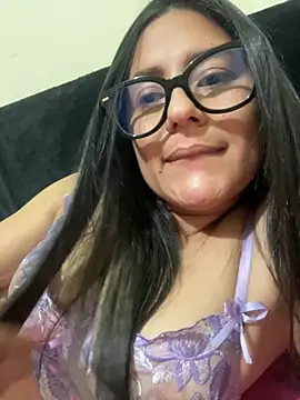 Snapshot of Afroditaxxx1 chatting on May 8, 2026, 5:44 am Afroditaxxx1 online show from May 8, 2026, 5:44 am