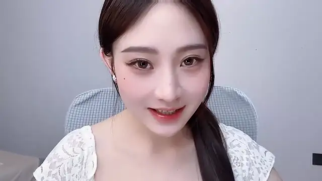  222Mia online show from June 5, 2026, 5:12 am
