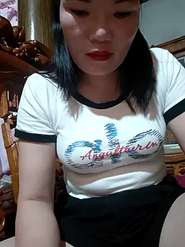 Snapshot of -Trici- chatting on August 1, 2026, 8:56 am -Trici- online show from August 1, 2026, 8:56 am