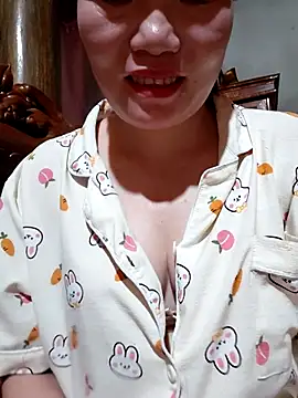 Snapshot of -Trici- chatting on July 5, 2026, 11:00 pm -Trici- online show from July 5, 2026, 11:00 pm