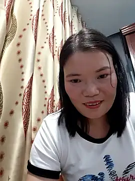 Snapshot of -Trici- chatting on May 20, 2026, 7:22 pm -Trici- online show from May 20, 2026, 7:22 pm
