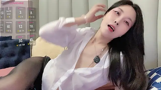 Emma qiqi online show from July 10, 2026, 1:27 am