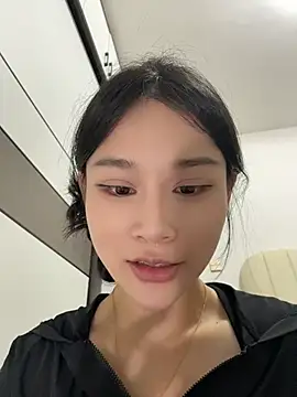 cuteluky18 online show from May 23, 2026, 1:43 pm