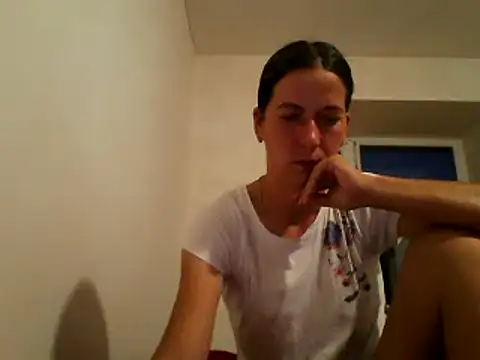 Snapshot of DanicaFey chatting on July 13, 2026, 6:29 pm DanicaFey online show from July 13, 2026, 6:29 pm