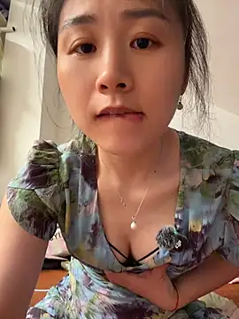 Snapshot of Iridessa- chatting on July 30, 2026, 10:58 am Iridessa- online show from July 30, 2026, 10:58 am