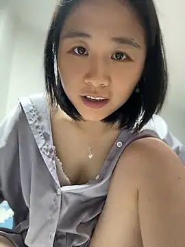 Snapshot of Iridessa- chatting on June 19, 2026, 9:59 am Iridessa- online show from June 19, 2026, 9:59 am