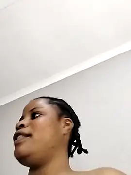Snapshot of JuicyHoney_01 chatting on June 19, 2026, 5:57 am JuicyHoney 01 online show from June 19, 2026, 5:57 am