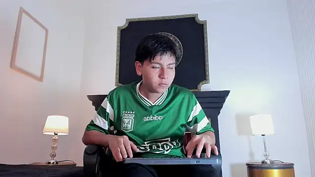 Snapshot of _maximo_1 chatting on June 9, 2026, 1:34 pm maximo 1 online show from June 9, 2026, 1:34 pm
