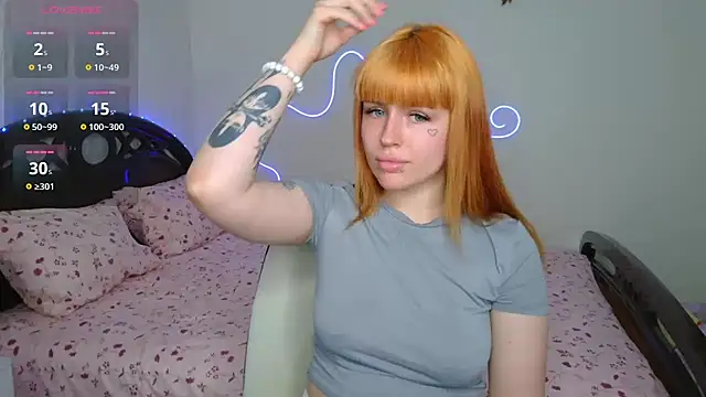 VelvetEmber online show from June 12, 2026, 2:37 pm
