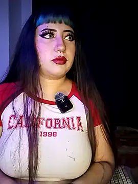 LarissaHell online show from May 28, 2026, 10:48 pm