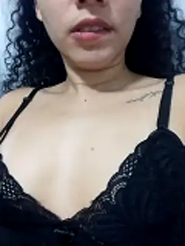 venuseyes25 online show from June 6, 2026, 6:07 am