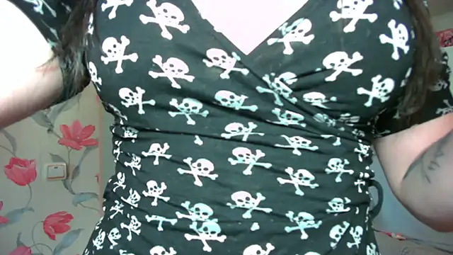 DarkxFoxy online show from May 18, 2026, 3:28 pm