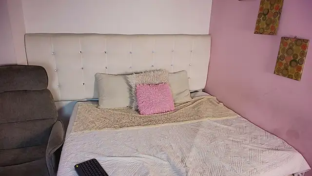 emilly duque online show from June 20, 2026, 3:55 am