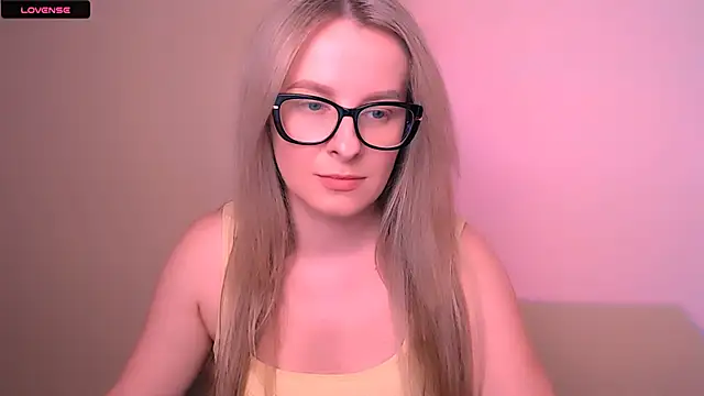 MariaTess  online show from May 10, 2026, 5:26 pm
