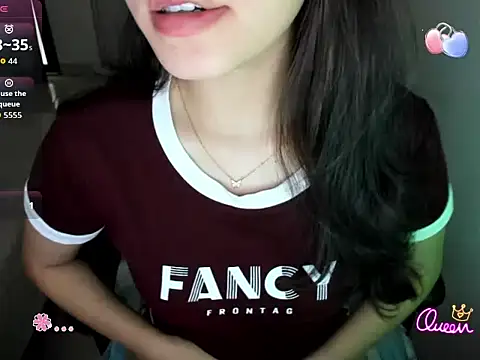 Linh smile  online show from July 10, 2026, 9:20 am