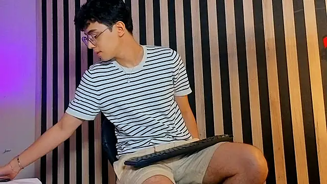 MikeVoss  online show from May 20, 2026, 7:22 pm