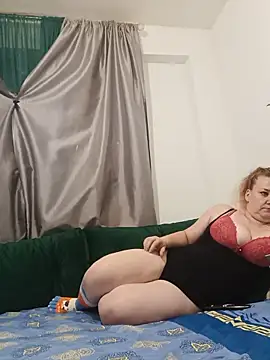 Snapshot of JuliaBestX chatting on June 6, 2026, 10:48 pm JuliaBestX online show from June 6, 2026, 10:48 pm