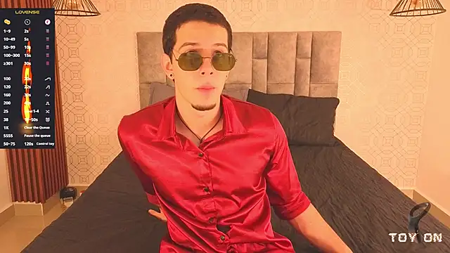 isaacblaze  online show from July 18, 2026, 3:37 am
