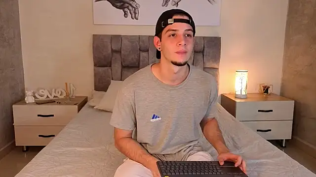 Snapshot of isaacblaze_ chatting on May 22, 2026, 3:59 am isaacblaze online show from May 22, 2026, 3:59 am