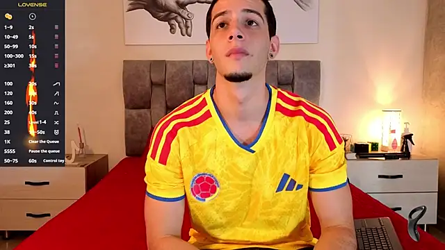 isaacblaze  online show from June 28, 2026, 3:46 am