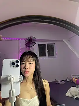 Lov3lily online show from June 5, 2026, 10:21 am