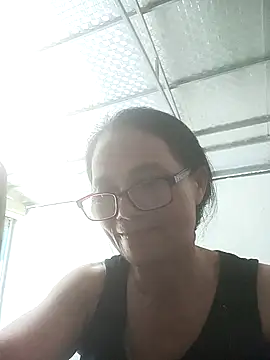 Vieekee online show from June 14, 2026, 4:57 am