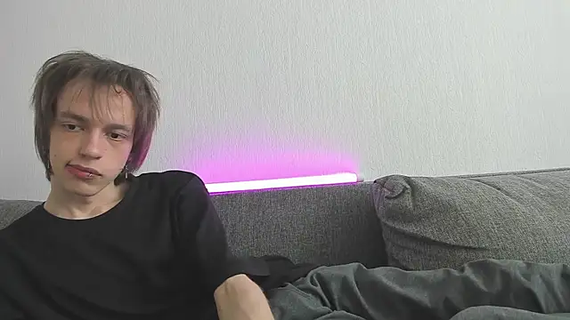 Nolan Sagee online show from May 19, 2026, 6:42 am