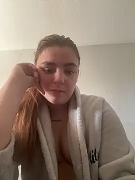 Snapshot of LexiXXoo chatting on May 17, 2026, 5:02 pm LexiXXoo online show from May 17, 2026, 5:02 pm