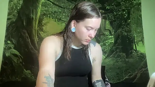 mo0ngoddess online show from April 7, 2026, 2:46 am