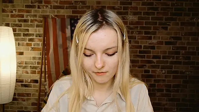 Angela Bunny online show from May 27, 2026, 9:16 am