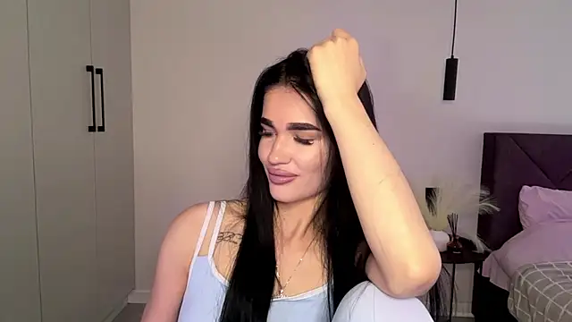 KarieEgge online show from May 30, 2026, 1:06 pm