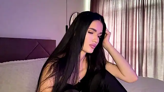 KarieEgge online show from July 12, 2026, 1:12 pm