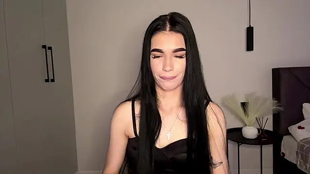 KarieEgge online show from May 27, 2026, 3:08 pm