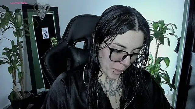 Snapshot of MissCharlottte_18 chatting on July 22, 2026, 5:31 am MissCharlottte 18 online show from July 22, 2026, 5:31 am