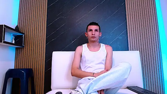 Isak Berekoa online show from May 27, 2026, 3:14 am