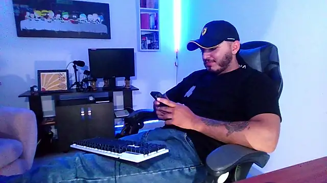 Snapshot of Thiago_420 chatting on May 15, 2026, 10:52 pm Thiago 420 online show from May 15, 2026, 10:52 pm