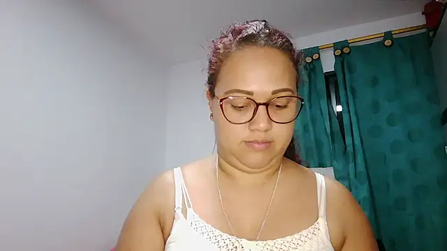 saramichell445734 online show from May 23, 2026, 2:21 am