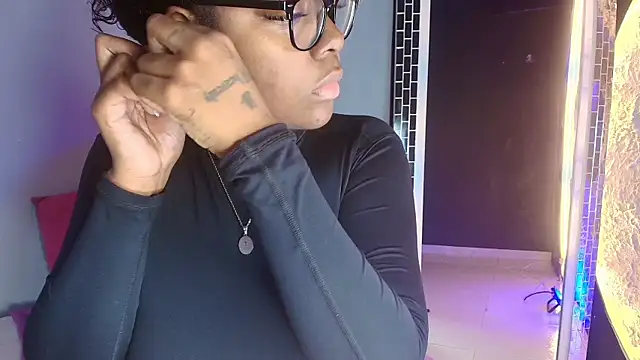 Snapshot of EbonyRose__ chatting on June 11, 2026, 12:02 pm EbonyRose online show from June 11, 2026, 12:02 pm