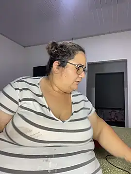 marianacooper1234 online show from May 22, 2026, 10:19 pm