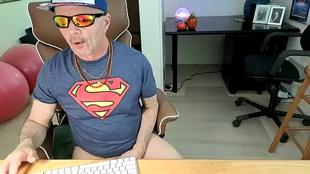 hotdadbod online show from October 27, 2025, 7:48 pm