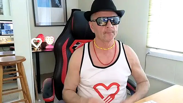 Snapshot of hotdadbod chatting on February 22, 2025, 9:37 pm hotdadbod online show from February 22, 2025, 9:37 pm