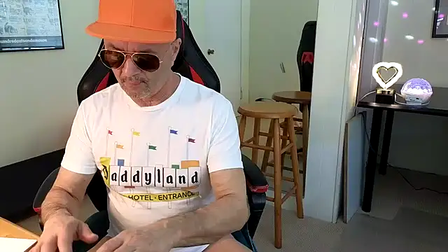 Snapshot of hotdadbod chatting on January 18, 2025, 9:24 pm hotdadbod online show from January 18, 2025, 9:24 pm