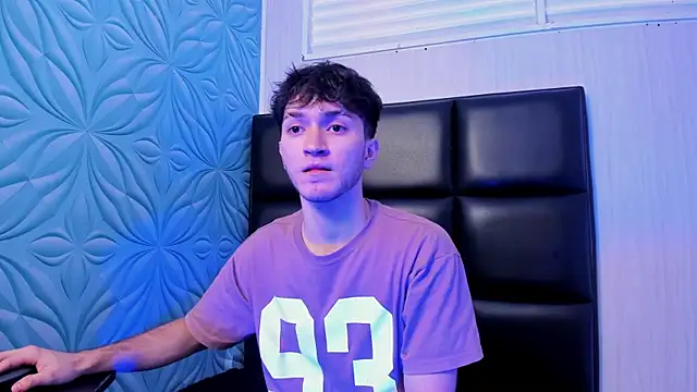 kavencastro online show from May 13, 2026, 1:34 am